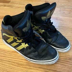 Men’ high top adidas sneakers